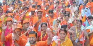 भोले के रंग में रंगा गाजियाबाद, भगवा हुईं सड़कें