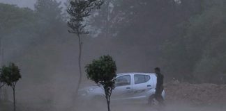 दिल्ली एनसीआर में मौसम का बदला मिजाज, तेज बौछारों के साथ भारी बारिश की संभावना