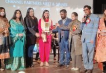 साहित्य समाज की आत्मा,साहित्यकार तमाम अच्छाई और बुराइयों को अपनी लेखनी के माध्यम से करता है उजागर,यूएई के स्थापना दिवस पर हुआ मुशायरा व कवि सम्मेलन