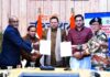 मुख्यमंत्री पुष्कर सिंह धामी की उपस्थिति में आज मुख्यमंत्री आवास में उत्तराखण्ड शासन एवं भारत–तिब्बत सीमा पुलिस (आईटीबीपी) के मध्य स्वस्थ सीमा अभियान के अंतर्गत एक महत्वपूर्ण समझौता ज्ञापन (MoU) पर हस्ताक्षर किए गए