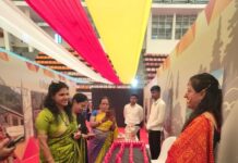 भारतीय उद्यमिता विकास संस्थान (EDII) द्वारा आयोजित एक दिवसीय We Utsav कार्यक्रम में महिला उद्यमियों को बढ़ावा देने के उद्देश्य से बेंगलुरु के कोरमंगला इंडोर स्टेडियम में भारत के आठ राज्यों ने अपनी-अपनी संस्कृति का प्रदर्शन किया