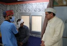 मुख्यमंत्री पुष्कर सिंह धामी ने पीपलकोटी स्थित स्वामी विवेकानंद धर्मार्थ चिकित्सालय का निरीक्षण कर वहां की स्वास्थ्य व्यवस्थाओं का विस्तृत जायजा लिया