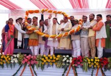 मुख्यमंत्री ने कहा कि सुदृढ़ सड़क अवसंरचना प्रदेश के समग्र विकास का आधार है। बेहतर कनेक्टिविटी से स्थानीय व्यापार, पर्यटन, शिक्षा एवं स्वास्थ्य सेवाओं को नई गति मिलेगी और क्षेत्र की आर्थिकी सशक्त होगी।