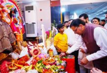 मुख्यमंत्री पुष्कर सिंह धामी ने माता की चौकी कार्यक्रम में प्रतिभाग किया।