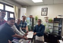 सचिव वित्त दिलीप जावलकर से उत्तराखण्ड राज्य कर मिनिस्ट्रीयल स्टॉफ एसोसिएशन के प्रतिनिधिमंडल ने प्रदेश अध्यक्ष जगमोहन सिंह नेगी के नेतृत्व में भेंट कर अपनी लम्बित मांगों के संबंध में विस्तृत वार्ता की