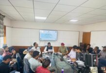 सूचना प्रसारण मंत्रालय, भारत सरकार के अंतर्गत पीआईबी देहरादून में आईओसीएल-उत्तराखण्ड के राज्य स्तरीय समन्वयक, तेल उद्योग ने एलपीजी और अन्य पेट्रोलियम उत्पादों की उपलब्धता तथा गलत सूचना का मुकाबला करने के उपाय को लेकर पत्रकारों से वार्ता की