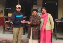 खोया मोबाइल बरामद कर लौटाया, महत्वपूर्ण दस्तावेज सुरक्षित मिलने पर महिला ने जताया पुलिस का आभार