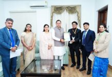 मुख्यमंत्री पुष्कर सिंह धामी ने आज मुख्यमंत्री आवास में जनगणना 2027 के अंतर्गत अपनी स्व-गणना (Self Enumeration) की प्रक्रिया पूरी करते हुए राज्य में इस महत्वपूर्ण अभियान की औपचारिक शुरुआत की