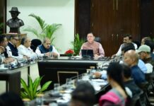 मुख्यमंत्री पुष्कर सिंह धामी ने निर्देश दिए हैं कि सीएम हेल्पलाइन-1905 पर 30 दिनों से अधिक समय से लंबित शिकायतों के त्वरित निस्तारण के लिए विशेष अभियान चलाया जाए