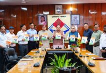 मुख्यमंत्री पुष्कर सिंह धामी ने सचिवालय में लोक निर्माण विभाग द्वारा तैयार की गई आगामी 05 वर्षों (2 026-2031) के कार्यों से संबंधित मास्टर प्लान पुस्तिका का विमोचन किया