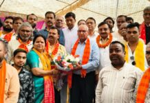 महर्षि कश्यप जयंती पर नगर में निकाली गई भव्य शोभा यात्रा,पुष्प वर्षा कर लोगों ने किया शोभा यात्रा का स्वागत