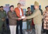 आस्था के महासैलाब के बीच दिन-रात श्रद्धालुओं की सेवा में डटे “खाकी के असली हीरो” हुए सम्मानित