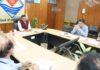मुख्य सचिव आनन्द बर्द्धन ने सचिवालय में देहरादून में विद्युत लाइनों की अंडरग्राउण्ड केबलिंग को लेकर ऊर्जा विभाग एवं जिलाधिकारी देहरादून के साथ महत्वपूर्ण बैठक की
