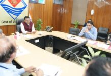 मुख्य सचिव आनन्द बर्द्धन ने सचिवालय में देहरादून में विद्युत लाइनों की अंडरग्राउण्ड केबलिंग को लेकर ऊर्जा विभाग एवं जिलाधिकारी देहरादून के साथ महत्वपूर्ण बैठक की