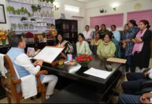 आंगनबाड़ी कर्मियों के मानदेय बढ़ाने पर सरकार गंभीर, मुख्यमंत्री से वार्ता के बाद हड़ताल स्थगित