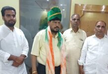 केंद्रीय राज्यमंत्री रामदास अठावले का हुआ रुडकी आगमन,वरिष्ठ किसान नेता चौधरी सुभाष नंबरदार ने पगड़ी पहनाकर किया स्वागत