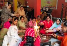 राष्ट्र कल्याण,मानव कल्याण और विश्व शांति की कामना के साथ भागवत कथा के पूर्ण होने पर हुआ यज्ञ-हवन