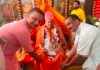 महामंडलेश्वर स्वामी यतिंद्रानंद गिरी जी महाराज के आश्रम पहुंचकर भाजपा जिला महामंत्री अक्षय प्रताप सिंह व व्यापारी नेता अरविंद कश्यप ने गुरु पूर्णिमा पर लिया आशीर्वाद