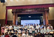 महानिदेशक सूचना एवं मसूरी-देहरादून विकास प्राधिकरण (एमडीडीए) के उपाध्यक्ष बंशीधर तिवारी ने विद्यार्थियों से आह्वान किया कि वे केवल शैक्षणिक उपलब्धियों तक सीमित न रहें, बल्कि ज्ञान, चरित्र, नैतिक मूल्यों और सामाजिक उत्तरदायित्व को अपने जीवन का आधार बनाकर समग्र सफलता की ओर अग्रसर हों।