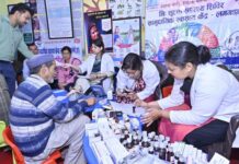 मुख्यमंत्री पुष्कर सिंह धामी के नेतृत्व में राज्य सरकार के पांच वर्ष पूर्ण होने के उपलक्ष्य में संचालित “सेवा, सुशासन एवं समर्पण” तथा “जन-जन की सरकार, जन-जन के द्वार” अभियान के अंतर्गत आज प्रदेश के विभिन्न जनपदों में बहुउद्देशीय जनसेवा शिविर, थीम आधारित जनजागरूकता कार्यक्रम एवं विकास प्रदर्शनी का आयोजन किया गया