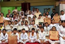 जूडो कराटे प्रतियोगिता में पदक जीतने वाले बच्चों का पूर्व मेयर गौरव गोयल ने किया सम्मान,उज्जवल भविष्य की कामना कर आगे बढ़ने के लिए किया प्रेरित