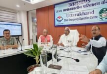 आपदा प्रबंधन एवं पुनर्वास मंत्री मदन कौशिक ने आज राज्य आपातकालीन परिचालन केंद्र (SEOC) पहुंचकर उत्तराखण्ड में स्थित ग्लेशियर झीलों की स्थिति तथा संभावित जोखिम की विस्तृत जानकारी ली