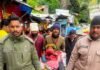 आस्था की आँखों में था विश्वास, सेवा के हाथों में था संकल्प… शारीरिक रूप से असमर्थ श्रद्धालु का भगवान श्री बदरी विशाल के दर्शन का सपना हुआ साकार