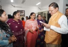 मुख्यमंत्री पुष्कर सिंह धामी से विभिन्न कर्मचारी संगठनों के प्रतिनिधिमंडलों ने भेंट की