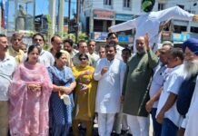 भाजपा सरकार प्रशासनिक मशीनरी का दुरुपयोग बन्द करे,गुस्साए कांग्रेसियों ने महानगर जिलाध्यक्ष चौधरी राजेंद्र सिंह एडवोकेट के नेतृत्व में फूंका पुतला