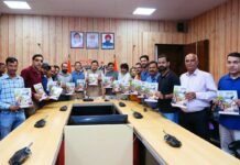 मुख्यमंत्री पुष्कर सिंह धामी ने उत्तराखण्ड प्रेस क्लब की स्मारिका ‘गुलदस्ता’ का विमोचन किया