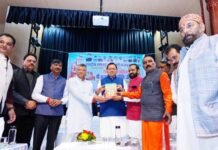 मुख्यमंत्री पुष्कर सिंह धामी ने आज नगर निगम, देहरादून में महर्षि वाल्मीकि प्रकटोत्सव के अवसर पर आयोजित शोभा यात्रा कार्यक्रम में प्रतिभाग किया